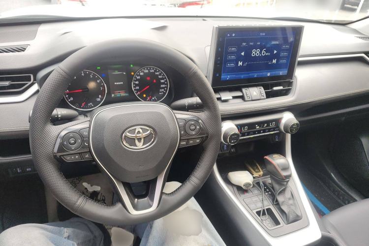 Used Toyota Wildlander 2022 2.0L CVT Four-Wheel Drive Luxury Edition Center Console