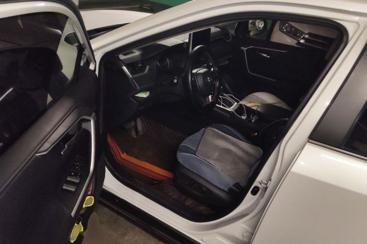 Used Toyota Wildlander 2022 2.0L CVT Four-Wheel Drive Luxury Edition Driver Seat