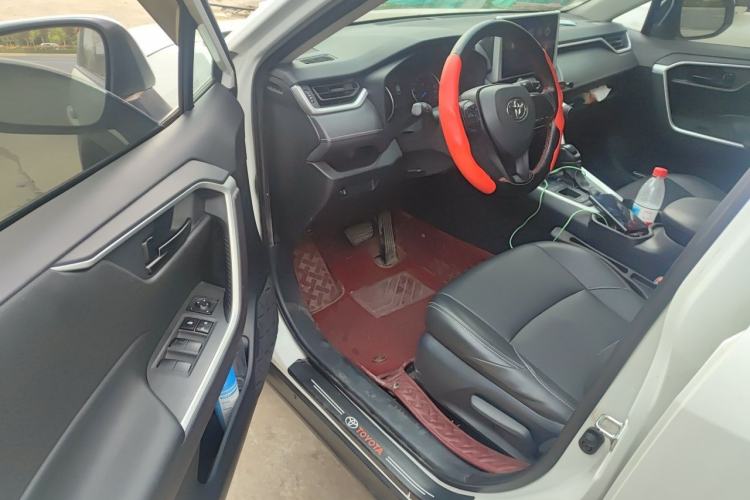 Used Toyota Wildlander 2022 Dual-Engine 2.5L E-CVT Two-Wheel Drive Leading Edition Driver Seat