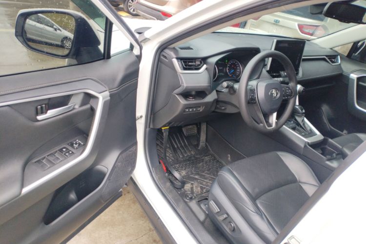 Used Toyota Wildlander 2022 Dual-Engine 2.5L E-CVT Two-Wheel Drive Prestige Edition Driver Seat