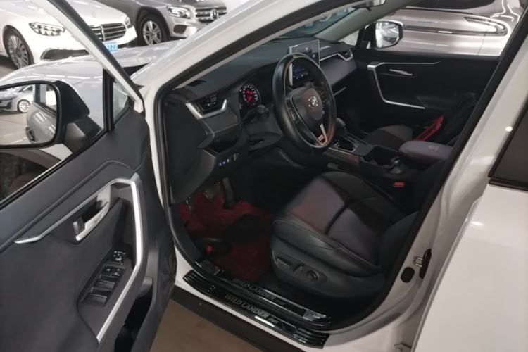 Used Toyota Wildlander 2022 2.0L CVT Two-Wheel Drive Luxury PLUS Edition Driver Seat