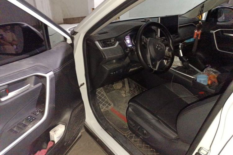 Used Toyota Wildlander 2022 2.0L CVT 4x4 Luxury PLUS Edition Driver Seat