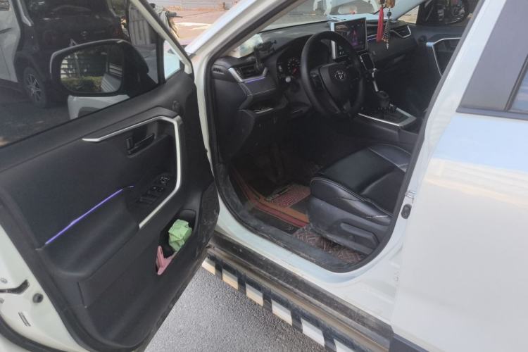 Used Toyota Wildlander 2022 Updated Version 2.0L CVT Two-Wheel Drive Leading Edition Driver Seat