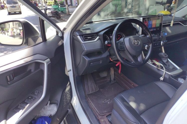 Used Toyota Wildlander 2022 2.0L CVT Two-Wheel Drive Leading Edition Driver Seat