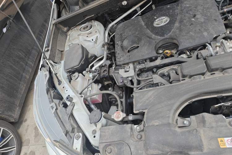 Used Toyota Wildlander 2022 2.0L CVT 4x4 Luxury PLUS Edition Engine Bay Right