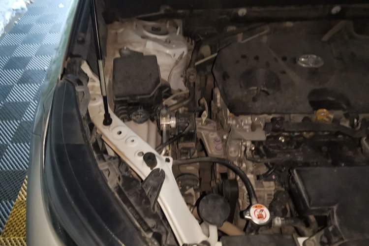 Used Toyota Wildlander 2022 2.0L CVT Two-Wheel Drive Luxury PLUS Edition Engine Bay Right