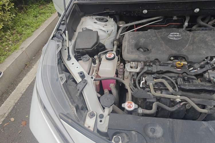 Used Toyota Wildlander 2022 Dual-Motor 2.5L E-CVT 4x4 Luxury PLUS Edition Engine Bay Right