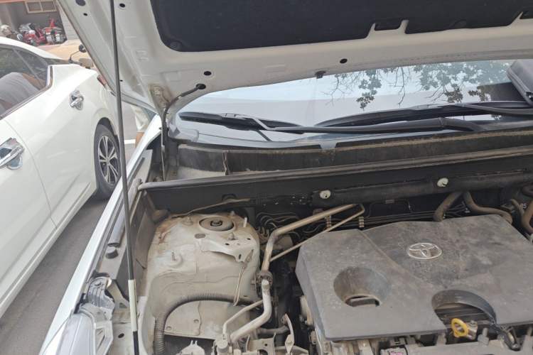 Used Toyota Wildlander 2022 2.0L CVT Two-Wheel Drive Luxury Edition Engine Bay Right