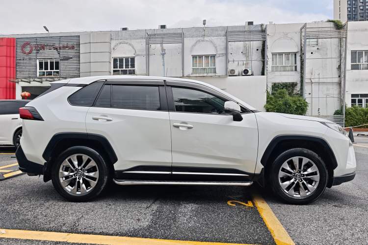 Used Toyota Wildlander 2022 2.0L CVT Two-Wheel Drive Luxury PLUS Edition Exterior 3