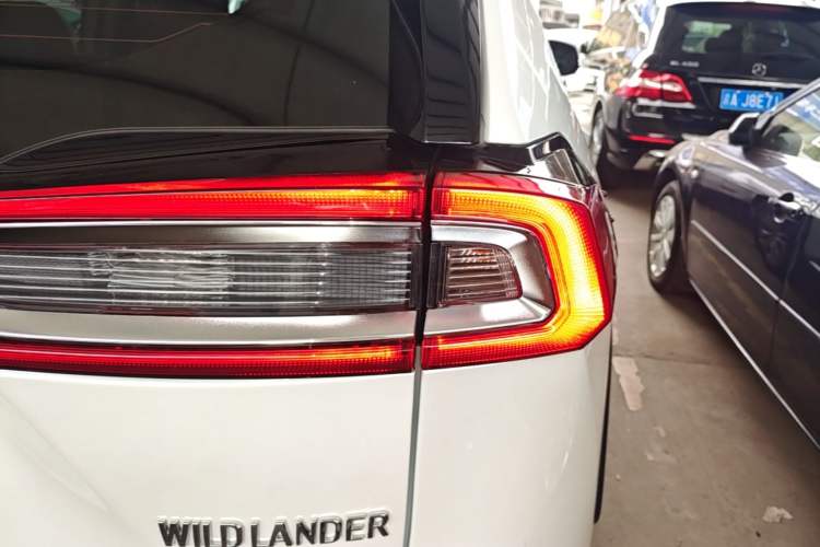 Used Toyota Wildlander 2022 2.0L CVT 4x4 Luxury PLUS Edition Exterior 3