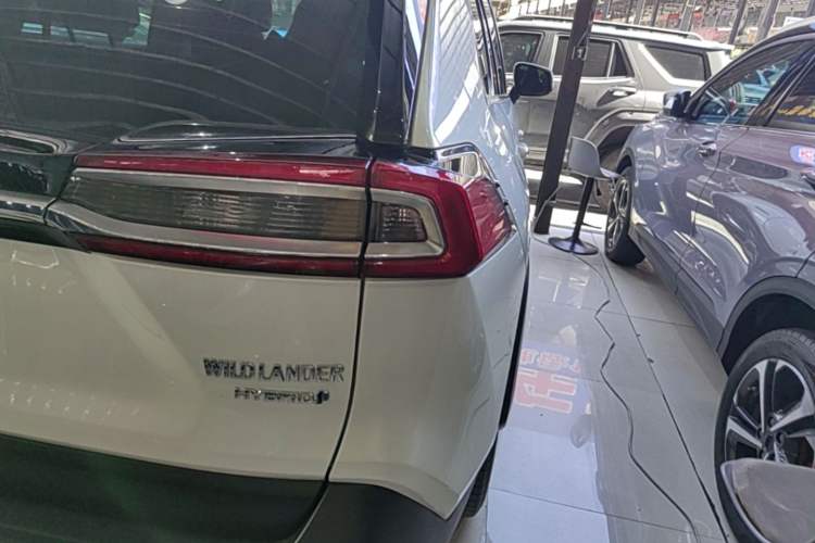 Used Toyota Wildlander 2022 Dual-Engine 2.5L E-CVT Two-Wheel Drive Prestige Edition Exterior 3