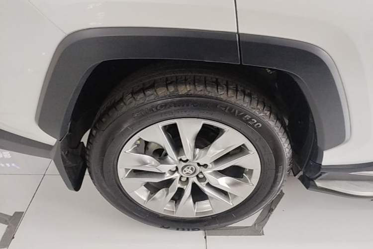 Used Toyota Wildlander 2022 2.0L CVT Two-Wheel Drive Luxury PLUS Edition Exterior 5