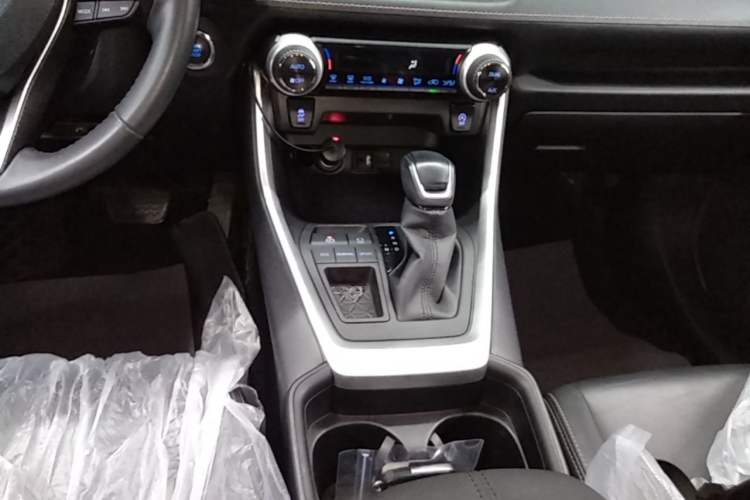 Used Toyota Wildlander 2022 2.0L CVT Two-Wheel Drive Luxury Edition Gear Lever