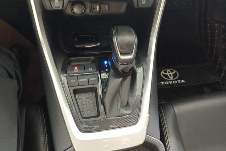 Used Toyota Wildlander 2022 2.0L CVT Two-Wheel Drive Luxury Edition Gear Lever