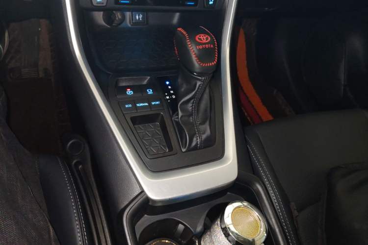 Used Toyota Wildlander 2022 2.0L CVT Two-Wheel Drive Prestige Edition Gear Lever