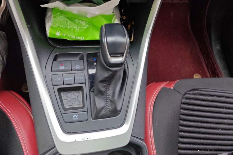 Used Toyota Wildlander 2022 Dual-Engine 2.5L E-CVT Two-Wheel Drive Luxury PLUS Edition Gear Lever