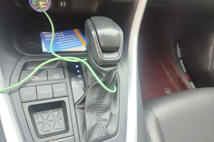 Used Toyota Wildlander 2022 Dual-Engine 2.5L E-CVT Two-Wheel Drive Leading Edition Gear Lever