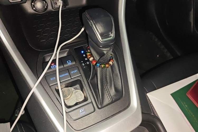 Used Toyota Wildlander 2022 Dual-Engine 2.5L E-CVT Two-Wheel Drive Luxury PLUS Edition Gear Lever