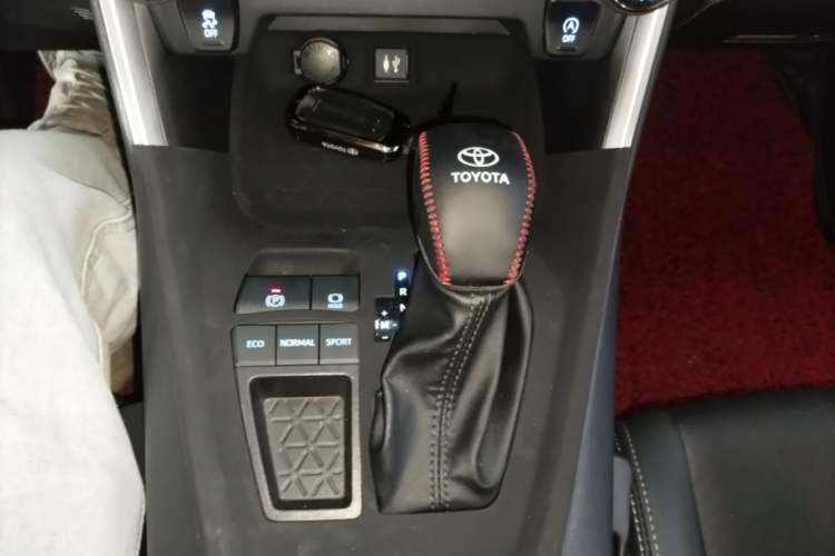 Used Toyota Wildlander 2022 2.0L CVT Two-Wheel Drive Luxury PLUS Edition Gear Lever