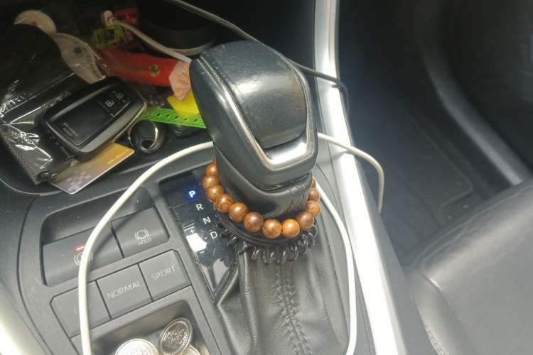 Used Toyota Wildlander 2022 2.0L CVT Two-Wheel Drive Luxury PLUS Edition Gear Lever