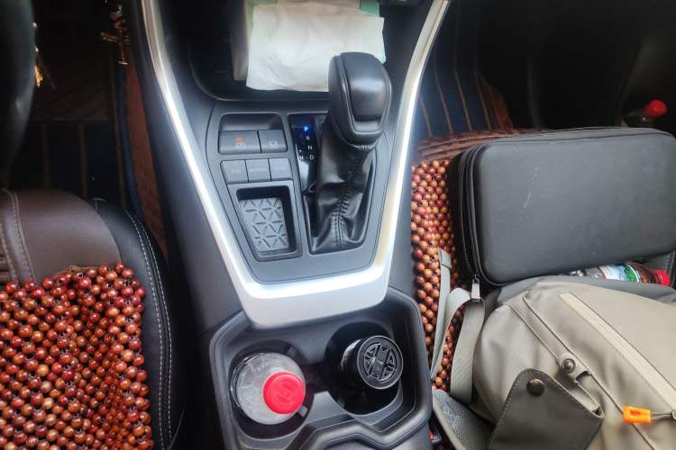 Used Toyota Wildlander 2022 2.0L CVT Two-Wheel Drive Leading Edition Gear Lever