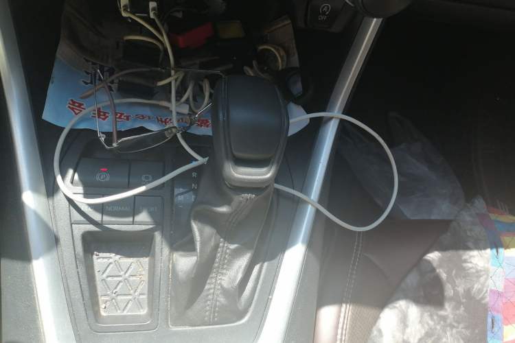 Used Toyota Wildlander 2022 2.0L CVT Two-Wheel Drive Leading Edition Gear Lever