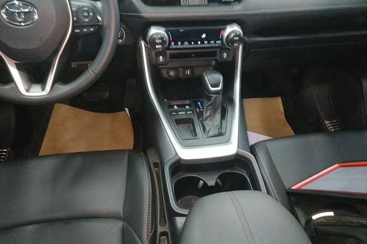 Used Toyota Wildlander 2022 2.0L CVT Two-Wheel Drive Luxury PLUS Edition Gear Lever