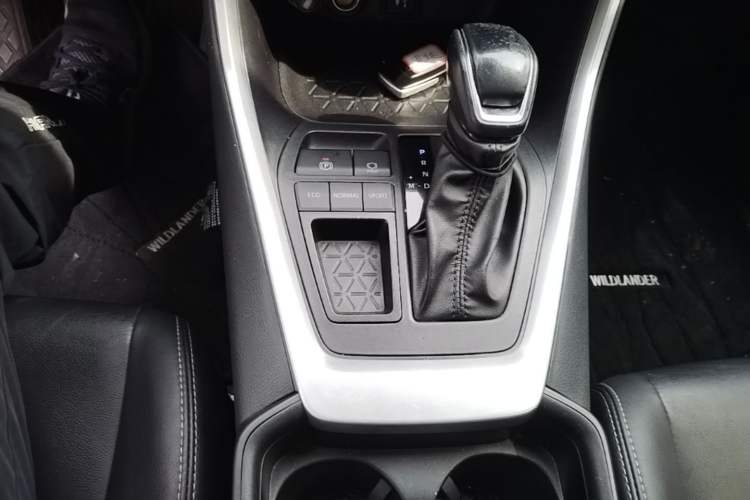 Used Toyota Wildlander 2022 2.0L CVT Two-Wheel Drive Luxury PLUS Edition Gear Lever