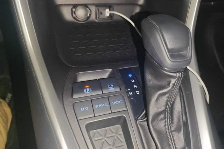 Used Toyota Wildlander 2022 2.0L CVT Two-Wheel Drive Leading Edition Gear Lever