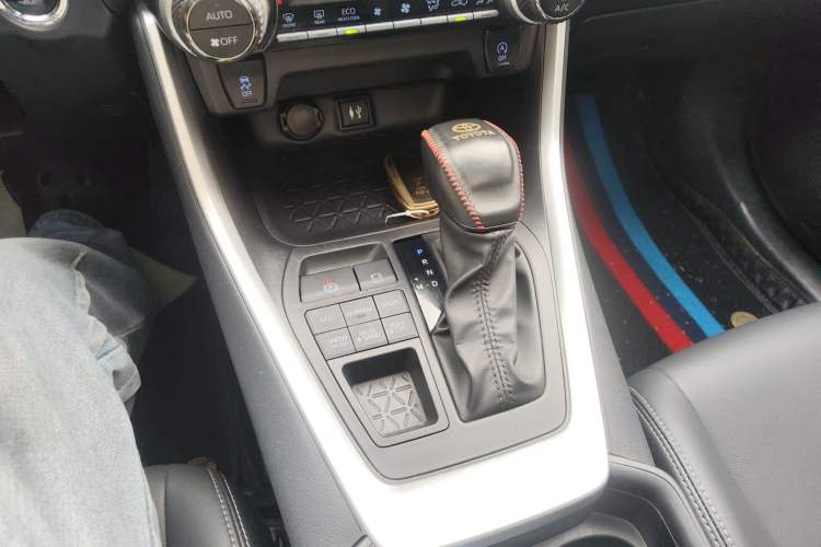 Used Toyota Wildlander 2022 2.0L CVT Four-Wheel Drive Luxury Edition Gear Lever