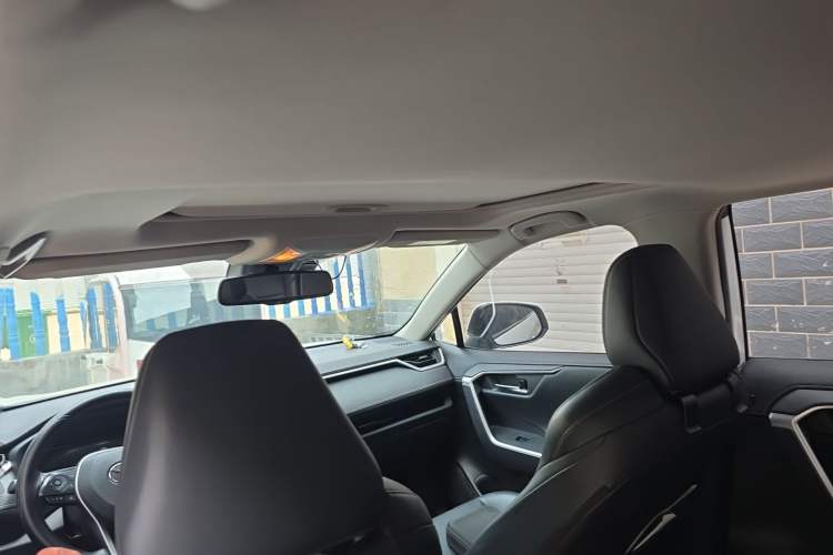 Used Toyota Wildlander 2022 2.0L CVT Four-Wheel Drive Premium Edition Headliner