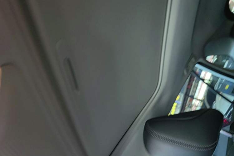 Used Toyota Wildlander 2022 Dual-Engine 2.5L E-CVT Two-Wheel Drive Prestige Edition Headliner
