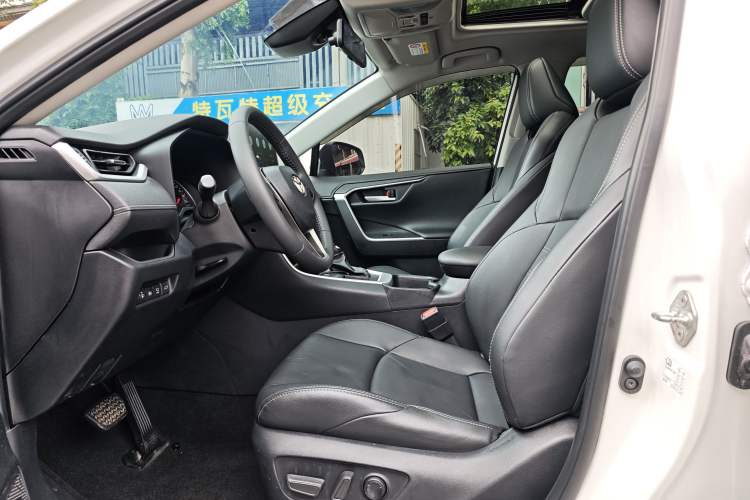 Used Toyota Wildlander 2022 2.0L CVT Two-Wheel Drive Luxury PLUS Edition Interior 1