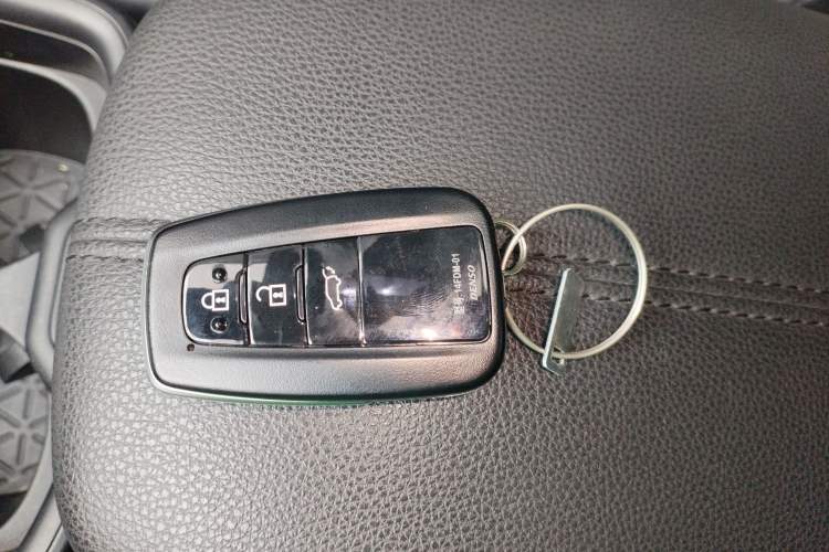 Used Toyota Wildlander 2022 Dual-Engine 2.5L E-CVT Two-Wheel Drive Prestige Edition Interior 1