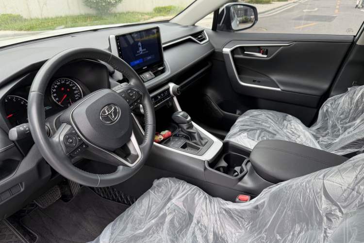 Used Toyota Wildlander 2022 2.0L CVT Two-Wheel Drive Luxury Edition Interior 1