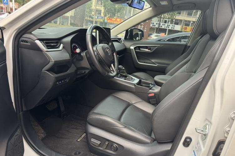 Used Toyota Wildlander 2022 2.0L CVT 4x4 Luxury PLUS Edition Interior 1