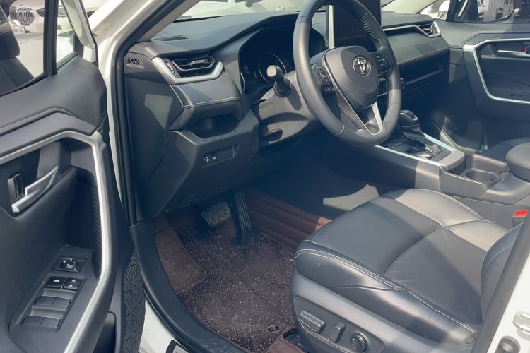Used Toyota Wildlander 2022 2.0L CVT Two-Wheel Drive Luxury Edition Interior 1