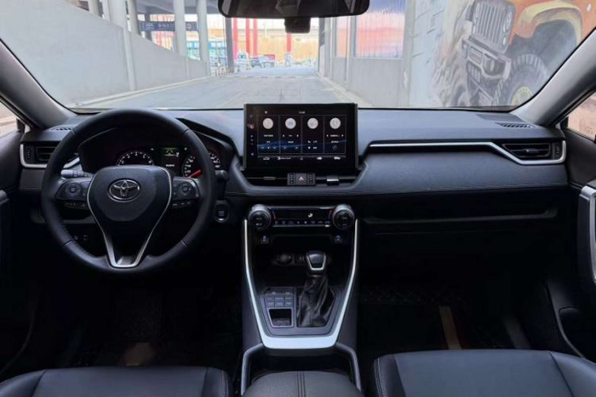 Used Toyota Wildlander 2022 2.0L CVT 4x4 Luxury PLUS Edition Interior 2