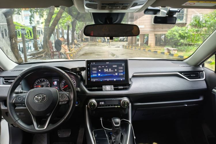 Used Toyota Wildlander 2022 2.0L CVT Two-Wheel Drive Luxury PLUS Edition Interior 2