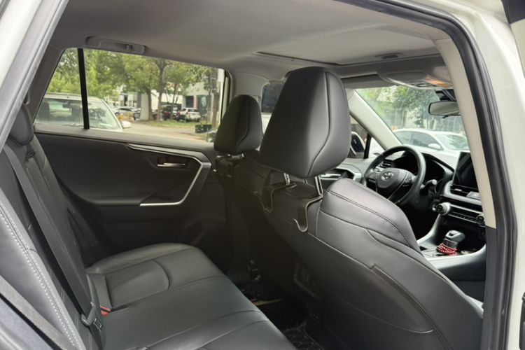 Used Toyota Wildlander 2022 2.0L CVT Four-Wheel Drive Luxury Edition Interior 3