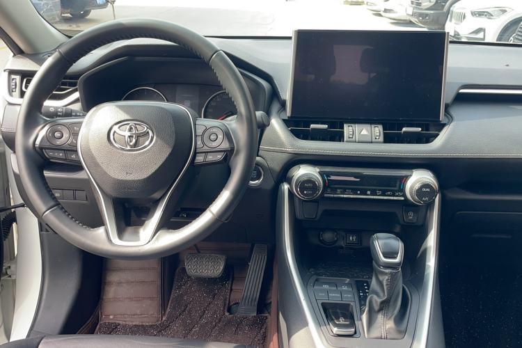 Used Toyota Wildlander 2022 2.0L CVT Two-Wheel Drive Luxury Edition Interior 3