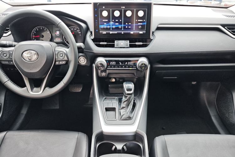Used Toyota Wildlander 2022 2.0L CVT Two-Wheel Drive Luxury PLUS Edition Interior 4