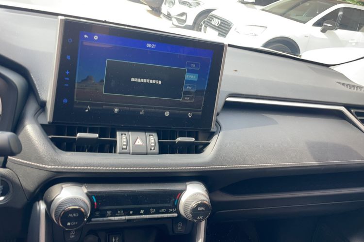 Used Toyota Wildlander 2022 2.0L CVT Two-Wheel Drive Luxury Edition Interior 7