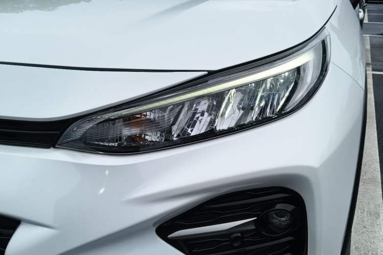 Used Toyota Wildlander 2022 2.0L CVT Four-Wheel Drive Luxury Edition Left Front Headlight