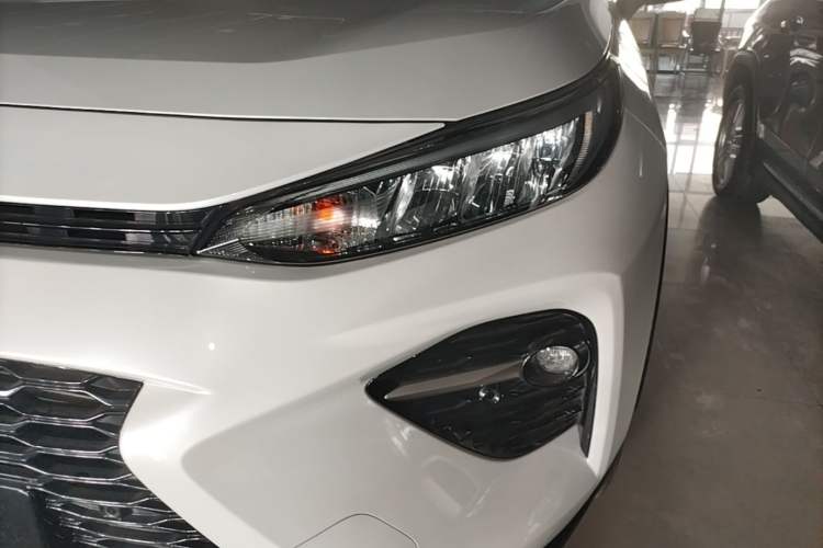 Used Toyota Wildlander 2022 2.0L CVT Two-Wheel Drive Luxury PLUS Edition Left Front Headlight