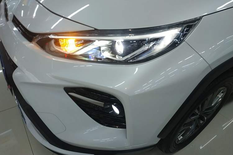 Used Toyota Wildlander 2022 2.0L CVT Two-Wheel Drive Luxury PLUS Edition Left Front Headlight