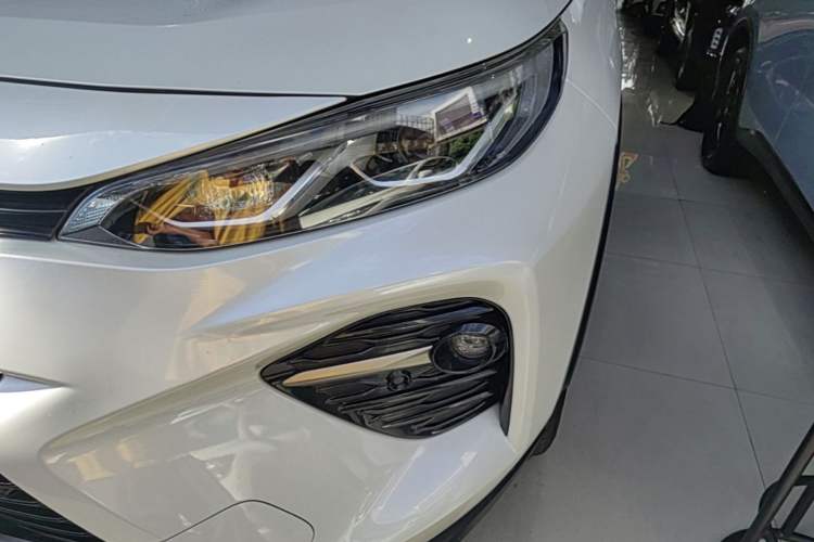 Used Toyota Wildlander 2022 Dual-Engine 2.5L E-CVT Two-Wheel Drive Prestige Edition Left Front Headlight