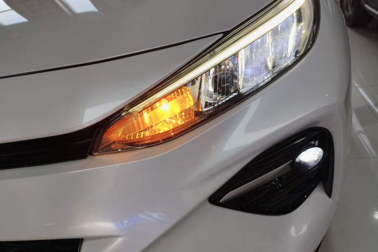 Used Toyota Wildlander 2022 2.0L CVT Two-Wheel Drive Luxury PLUS Edition Left Front Headlight