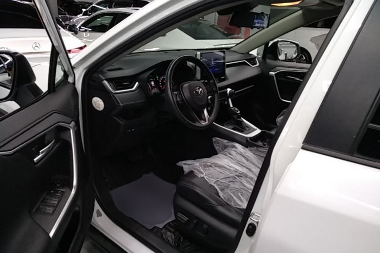 Used Toyota Wildlander 2022 2.0L CVT Two-Wheel Drive Luxury Edition Left Front Seat