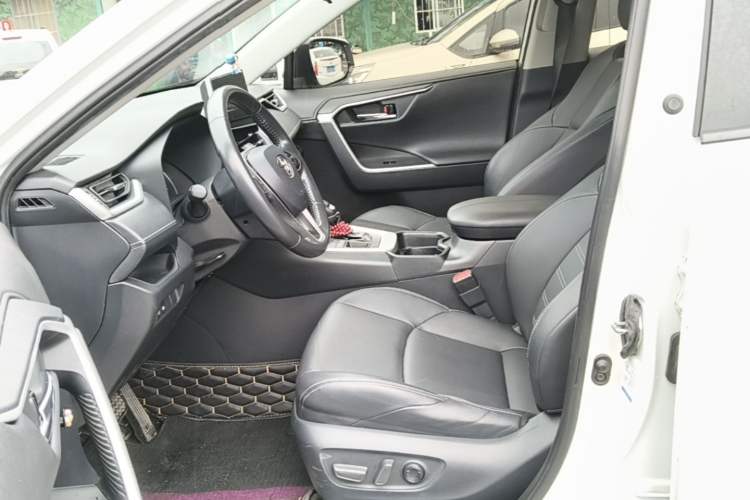 Used Toyota Wildlander 2022 2.0L CVT Four-Wheel Drive Luxury Edition Left Front Seat